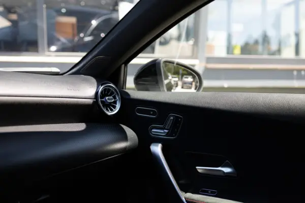 Mercedes-Benz A 180 d AMG Line Aut. 19