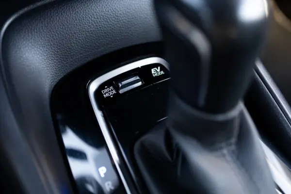 Toyota Corolla 1.8 Hybrid Active 13