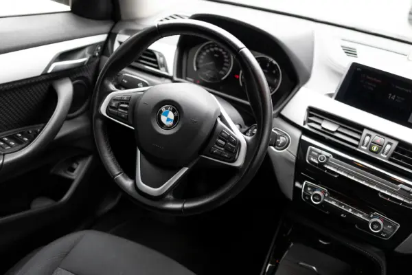 BMW X2 16 d sDrive Advantage 2