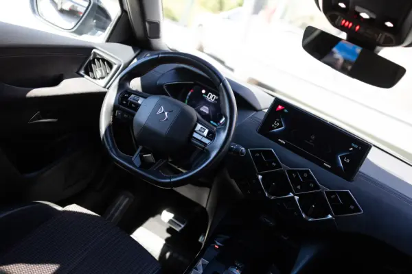 DS DS3 Crossback E-TENSE PERFORMANCE LINE + 2