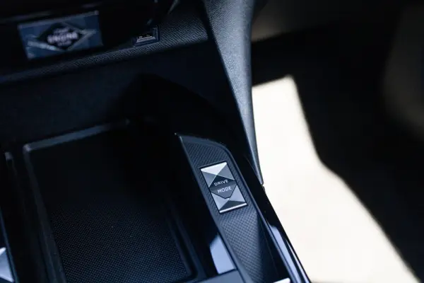 DS DS3 Crossback E-TENSE PERFORMANCE LINE + 20