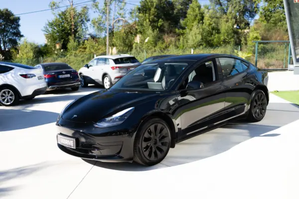 Tesla Model 3 Long-Range Dual Motor AWD 5