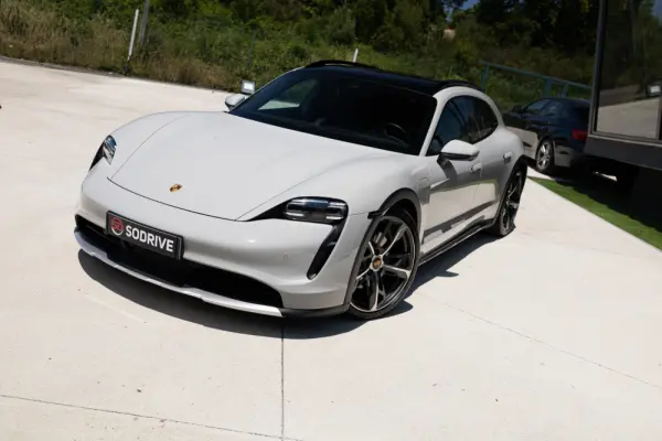 Porsche Taycan Cross Turismo 4 7