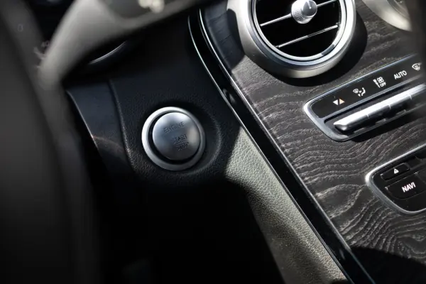 Mercedes-Benz C 220 d 9G-TRONIC AMG Line 37