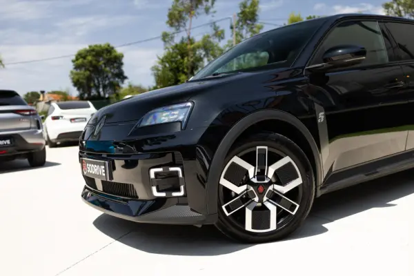 Renault 5 E-Tech 40 kWh Techno Autonomia Urbana 6