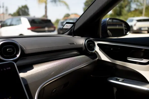 Mercedes-Benz C 300 e AMG Line 8