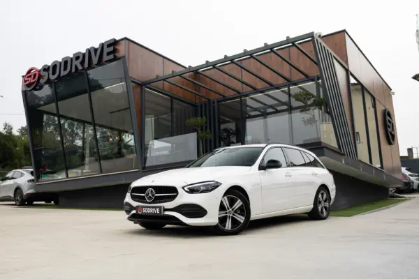 Mercedes-Benz C 300 e Avantgarde 1