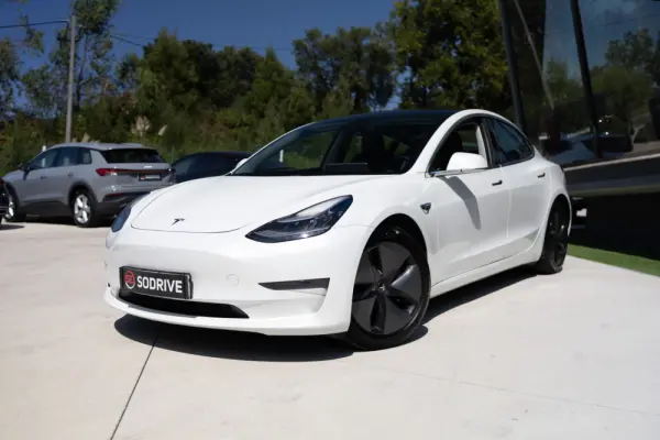 Tesla Model 3 Long-Range Dual Motor AWD 4