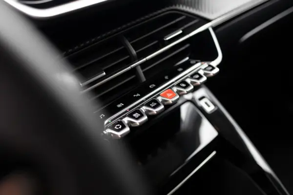 Peugeot 208 1.2 PureTech Allure 25