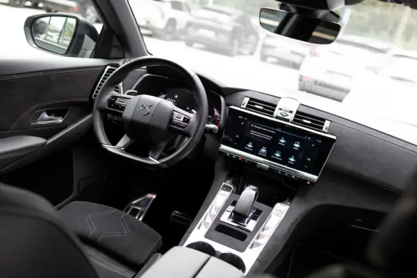 DS DS7 Crossback E-Tense Performance Line EAT8 2