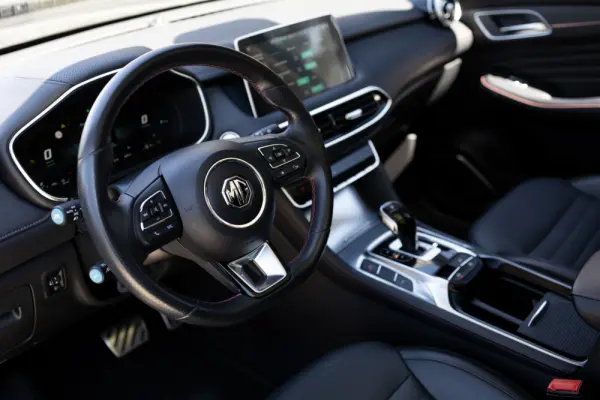 MG EHS 1.5T-GDI Luxury 7