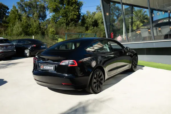 Tesla Model 3 Long-Range Dual Motor AWD 6