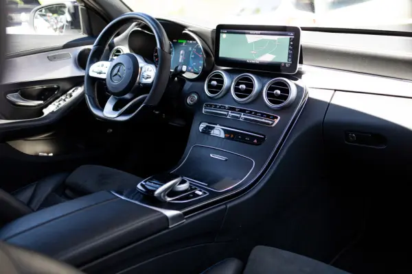 Mercedes-Benz C 300 de AMG Line 9