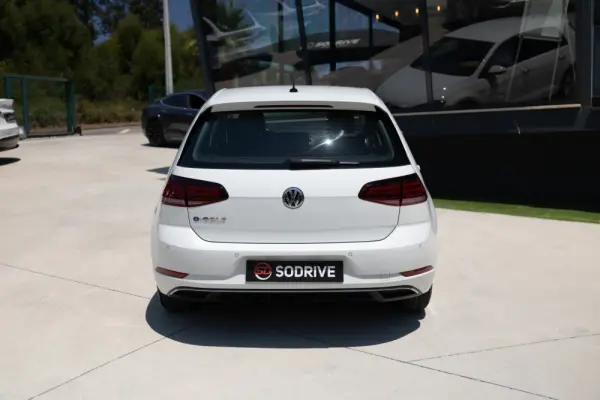 Volkswagen e-Golf Standard 28