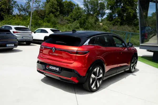 Renault Mégane E-Tech EV60 220hp optimum charge Techno 6