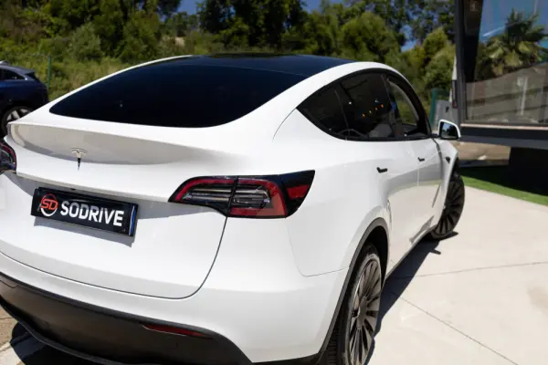 Tesla Model Y Standard RWD 20