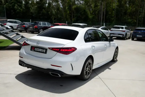 Mercedes-Benz C 300 e AMG Line 32