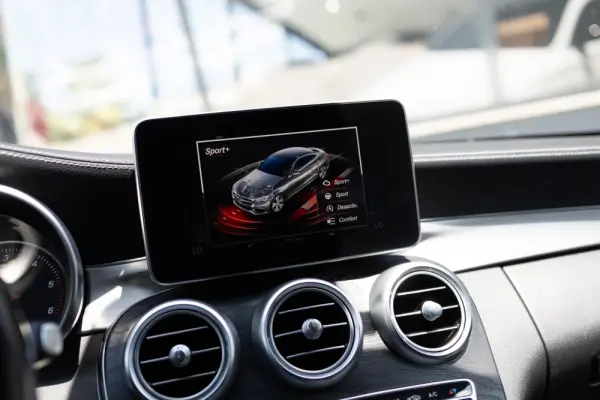 Mercedes-Benz C 220 d 9G-TRONIC AMG Line 27
