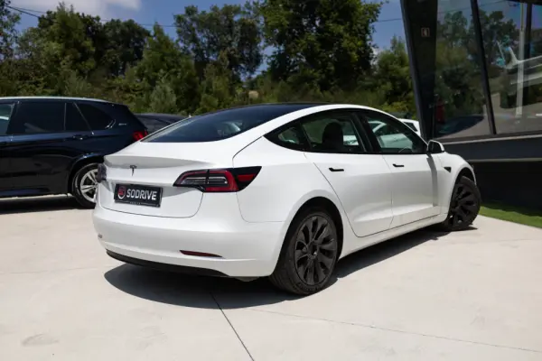 Tesla Model 3 Standard RWD Plus 13