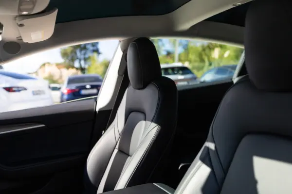 Tesla Model 3 Long-Range Dual Motor AWD 9