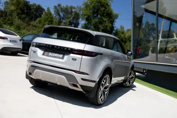 Land Rover Range Rover Evoque P300e R-Dynamic HSE 5