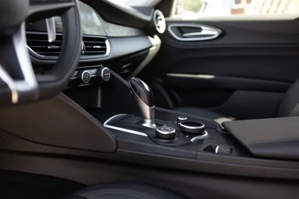 Alfa Romeo Giulia 2.2 D Super AT8 9