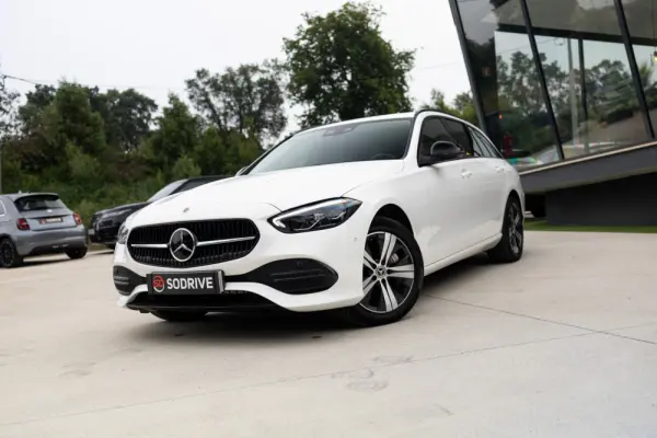 Mercedes-Benz C 300 e Avantgarde 15