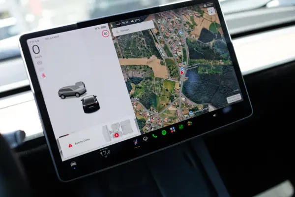 Tesla Model 3 Standard Range Plus RWD 11