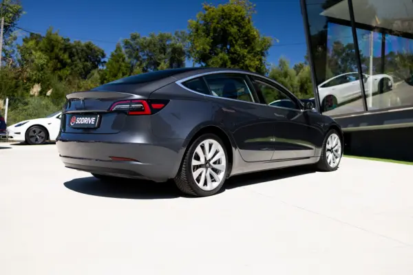 Tesla Model 3 Long-Range Dual Motor AWD 6
