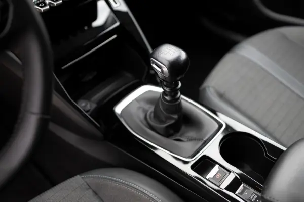 Peugeot 208 1.2 PureTech Allure 8