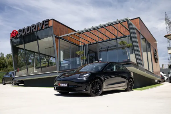 Tesla Model 3 Standard Range Plus RWD 1