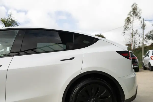 Tesla Model Y Standard 16