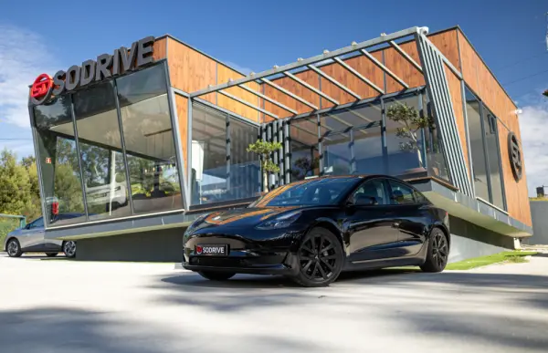 Tesla Model 3 Standard RWD 1