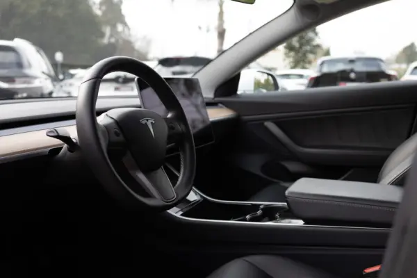 Tesla Model 3 Standard RWD Plus 2