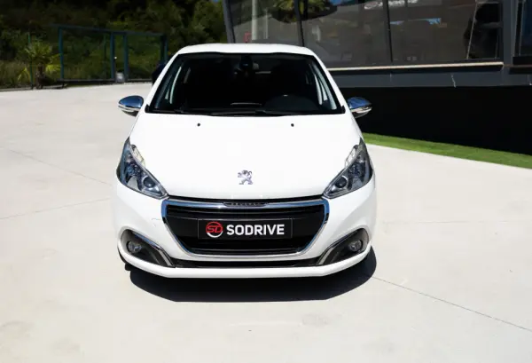 Peugeot 208 1.6 BlueHDi Style 13