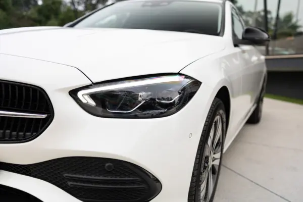 Mercedes-Benz C 300 e Avantgarde 18