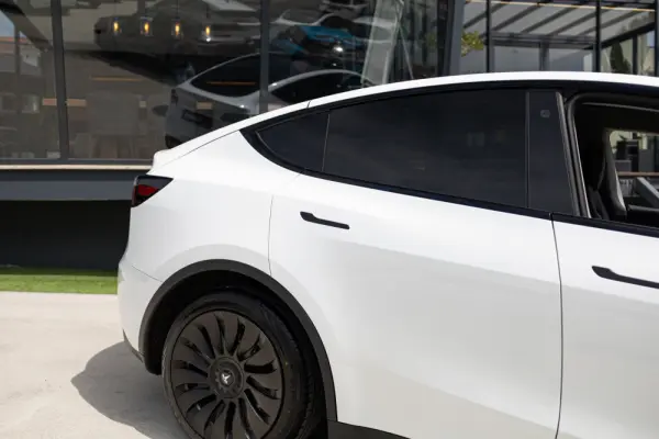 Tesla Model Y Long Range Tração Integral 16