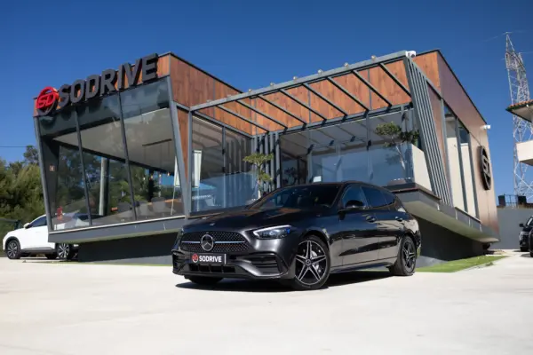 Mercedes-Benz C 300 e AMG Line 1