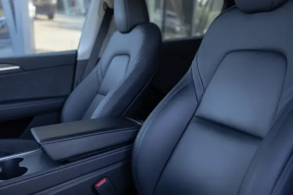 Tesla Model Y Long Range Dual Motor AWD 11