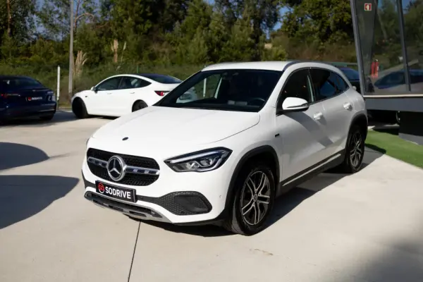 Mercedes-Benz GLA 250 e 8G-DCT Progressive 11