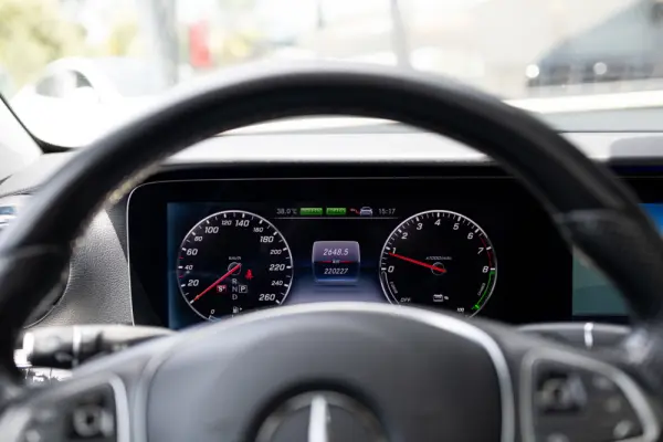 Mercedes-Benz E 350 e Avantgarde 8