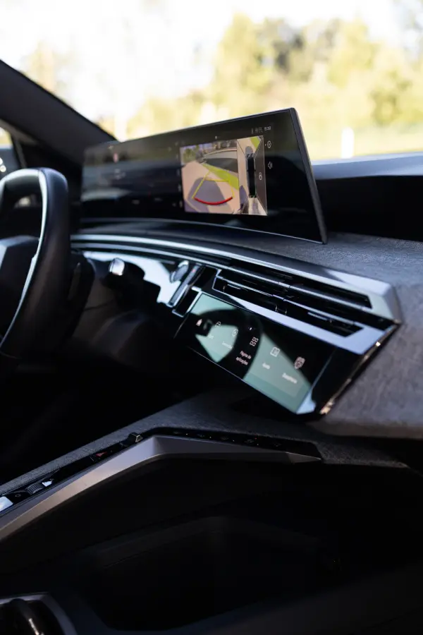 Peugeot E-3008 73 kWh Allure 49