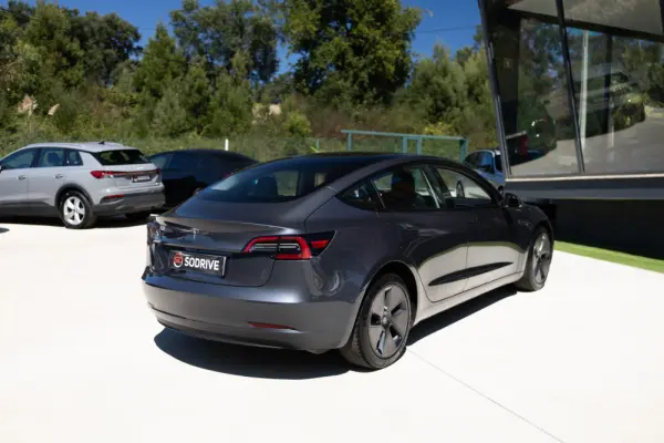 Tesla Model 3 Standard RWD 10