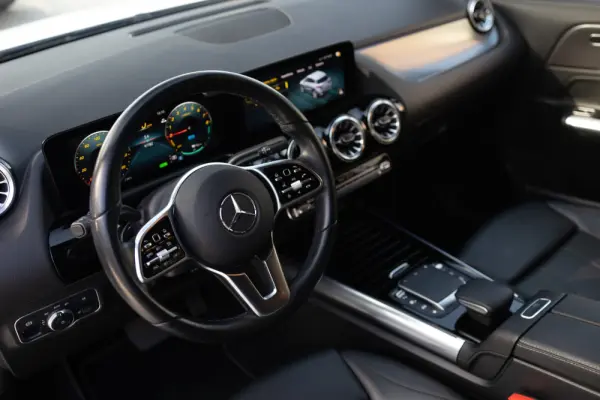 Mercedes-Benz GLA 250 e 8G-DCT Progressive 2