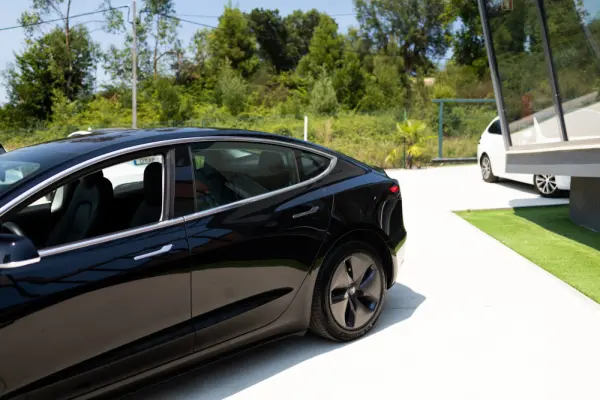 Tesla Model 3 Long-Range Dual Motor AWD 12