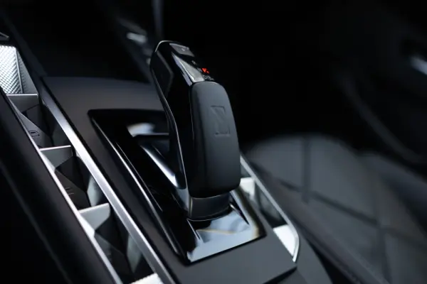 DS DS3 Crossback E-Tense Performance Line 33
