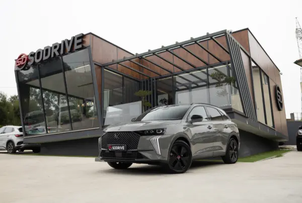 DS DS7 Crossback E-Tense Performance Line EAT8 1