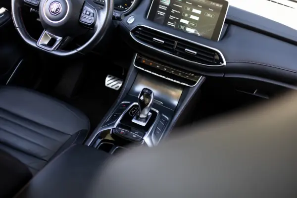 MG EHS 1.5T-GDI Luxury 27