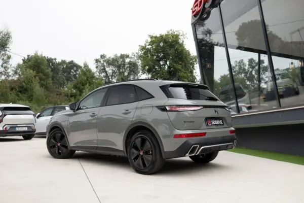 DS DS7 Crossback E-Tense Performance Line EAT8 11