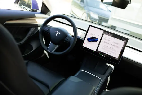 Tesla Model 3 Long-Range Dual Motor AWD 2